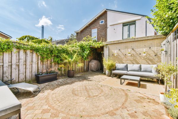 Courtyard Patio Service in Marysville